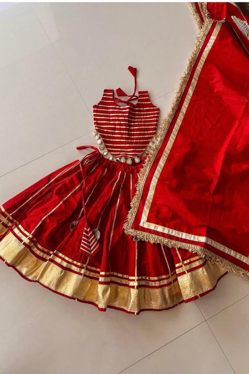Falguni Lal Lehenga